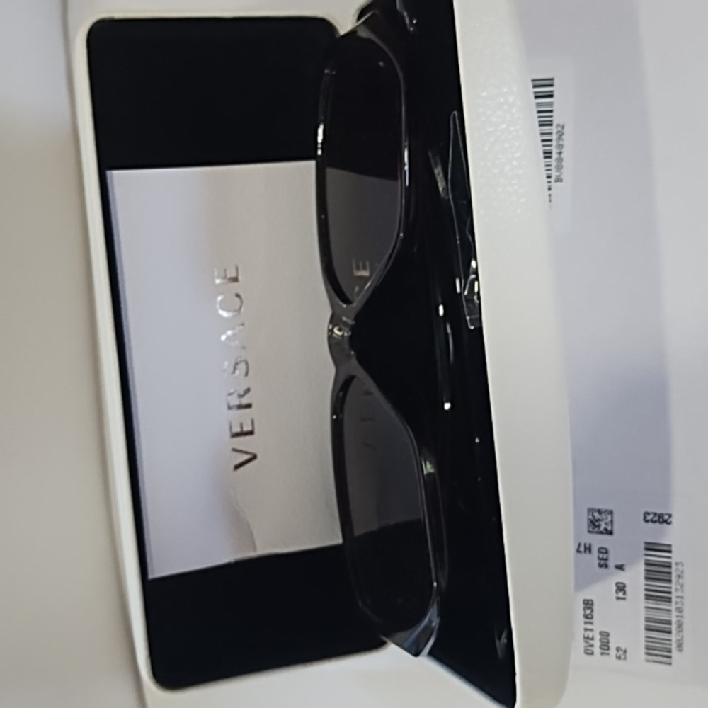 Versace Elegant Black Sunglasses Includes Box And Case - Picture 8 of 8